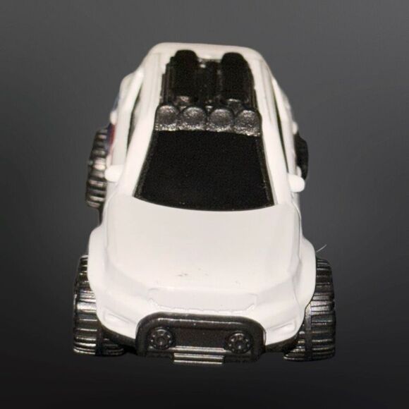 2022 Hot Wheels Volvo XC40 Recharge HW Green Speed White 1:64 - Picture 5 of 7